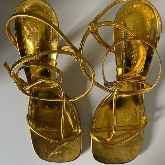 BOTTEGA VENETA GOLD LINE HEELS - Picture 10 of 13